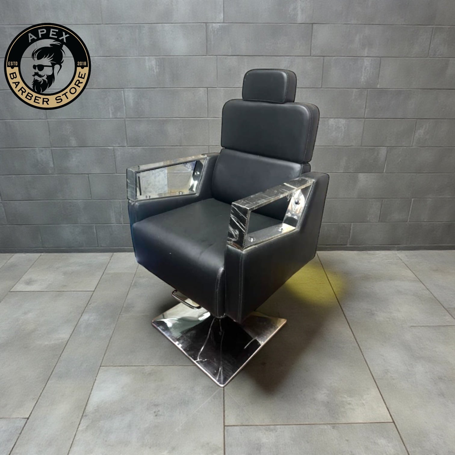 Professional Salon Barber Chair with Hydraulic Lift & Headrest – Black